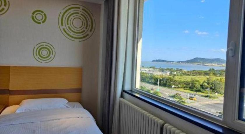 Greentree Inn Weihai Rongcheng Haoyunjiao Tourist Resort Bagian luar foto